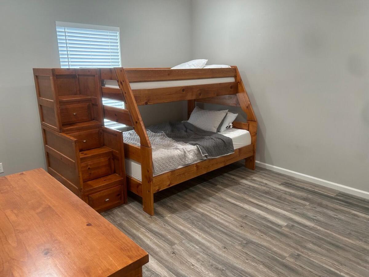 Leola Place Galveston