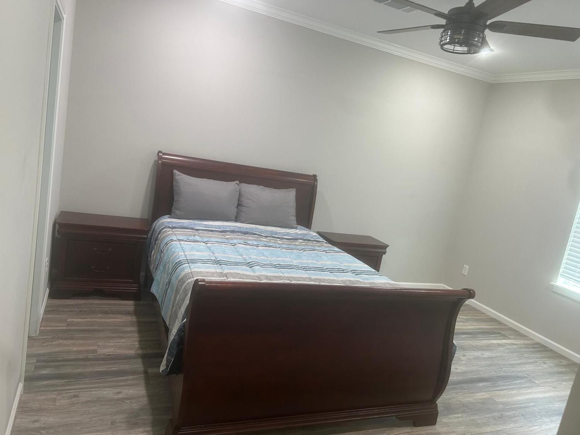 Leola Place Holiday home *